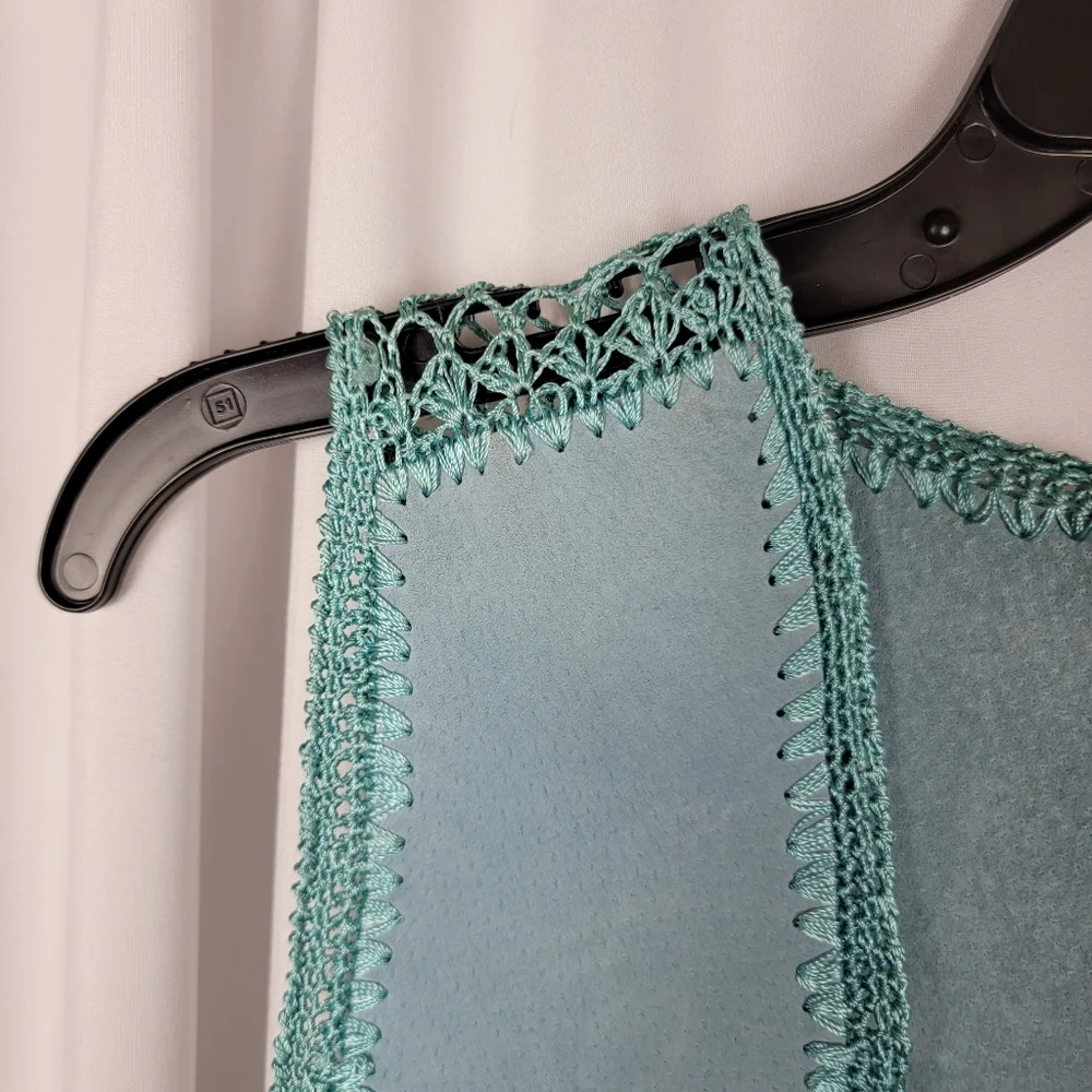 Vest - Picture 4 of 9